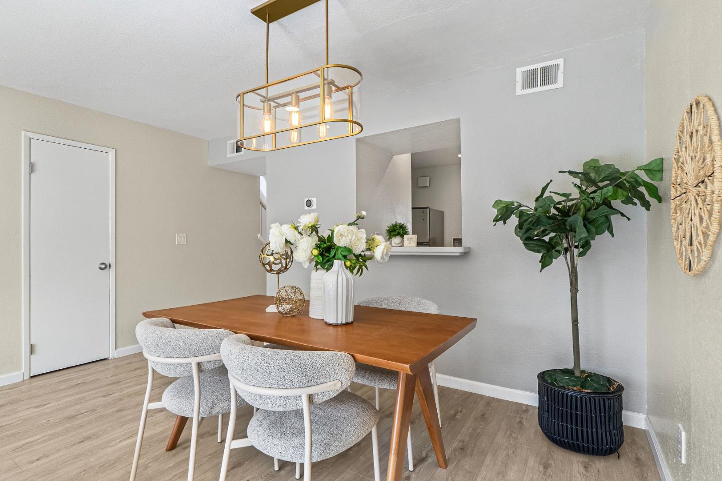 Detail Gallery Image 9 of 39 For 2180 Calle De Primavera, Santa Clara,  CA 95054 - 2 Beds | 1/1 Baths