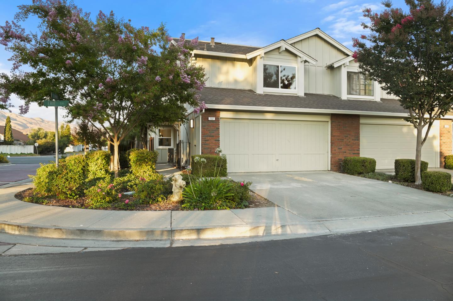 Detail Gallery Image 1 of 1 For 732 Erie Cir, Milpitas,  CA 95035 - 2 Beds | 2/1 Baths