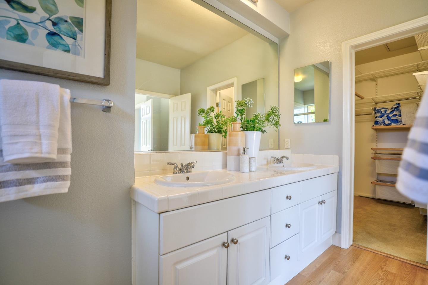 Detail Gallery Image 21 of 38 For 412 Kent Dr, Mountain View,  CA 94043 - 3 Beds | 2/1 Baths