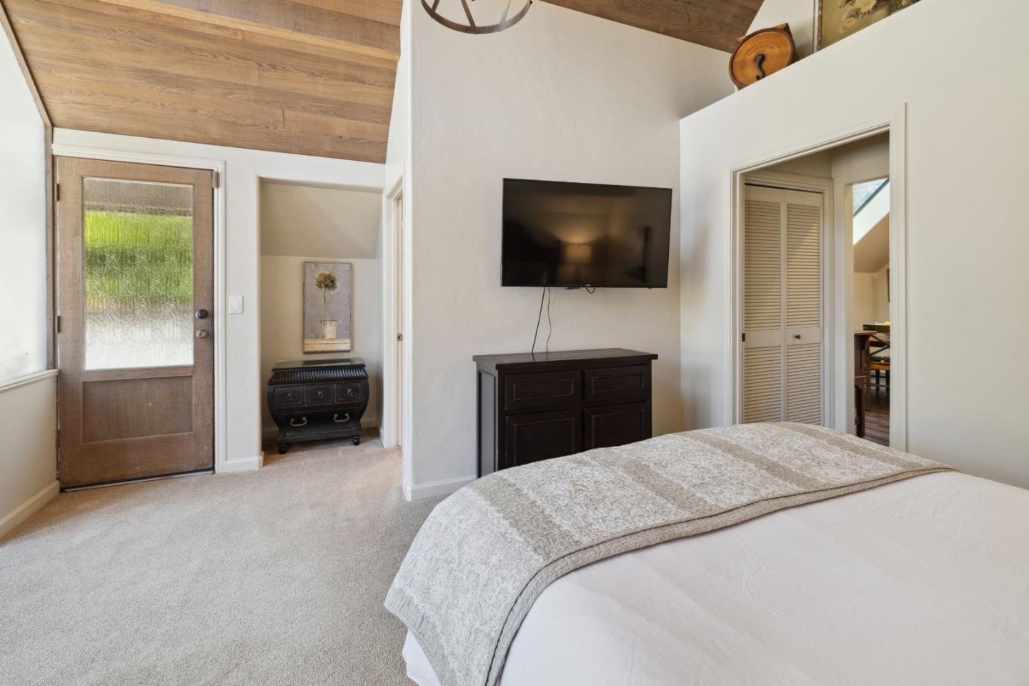 Detail Gallery Image 34 of 84 For 2 Pasatiempo Dr, Santa Cruz,  CA 95060 - 4 Beds | 4 Baths