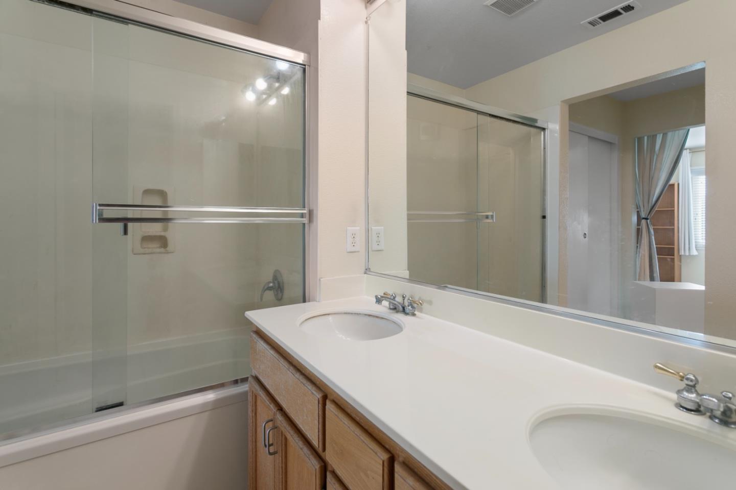 Detail Gallery Image 13 of 26 For 436 Ashling Ct, San Jose,  CA 95136 - 3 Beds | 2/1 Baths