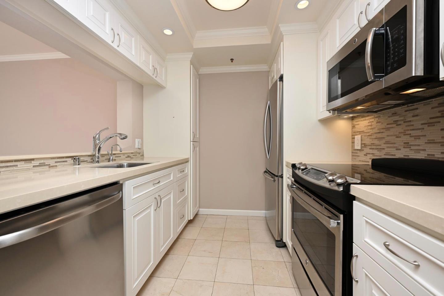 Detail Gallery Image 6 of 8 For 1 Baldwin Ave #721,  San Mateo,  CA 94401 - 1 Beds | 1 Baths