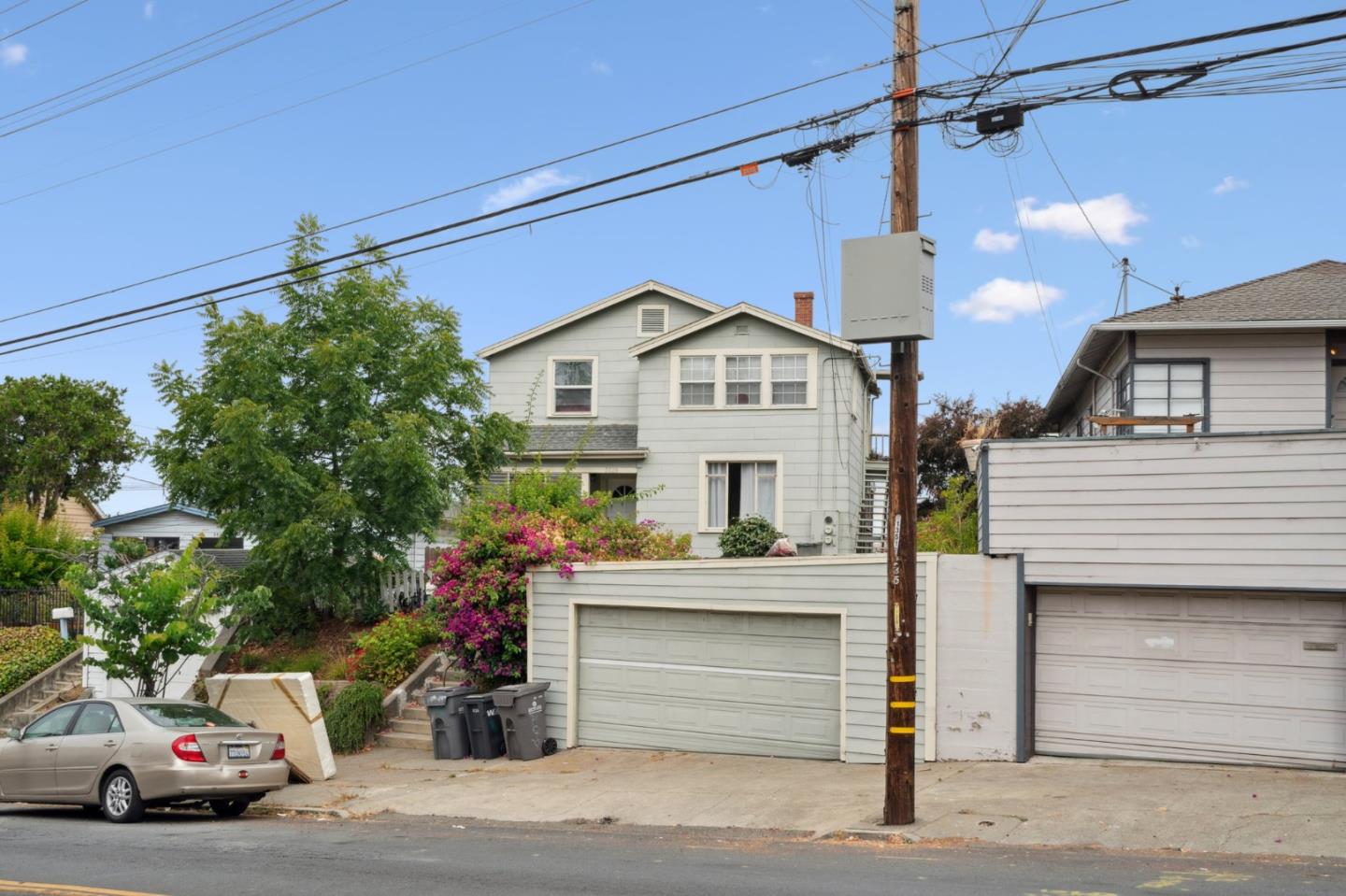 3529 Lincoln Avenue, Oakland, California 94602, 3 Bedrooms Bedrooms, ,1 BathroomBathrooms,Residential Lease,For Rent,3529 Lincoln Avenue,ML81975777