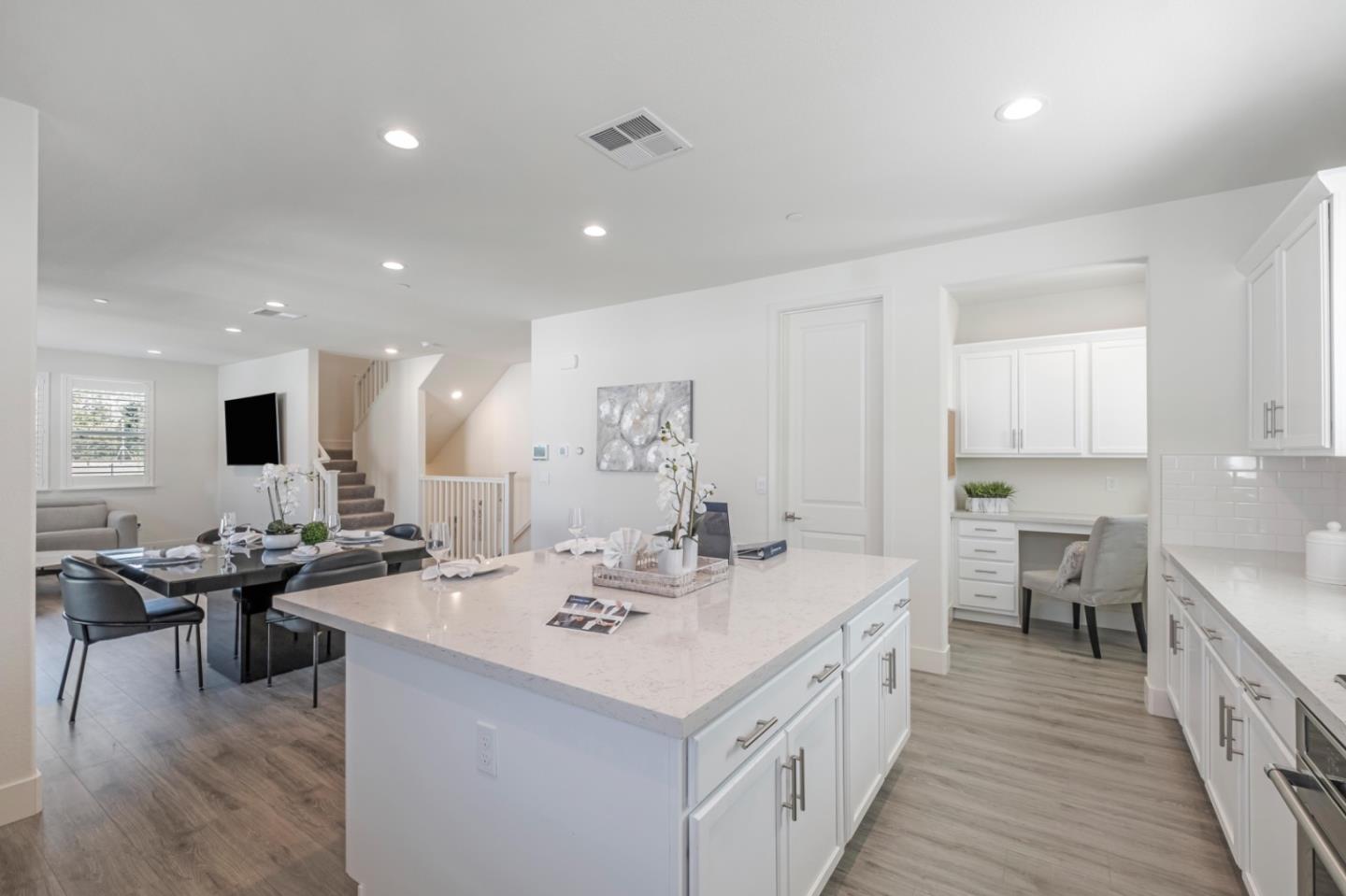 Detail Gallery Image 10 of 45 For 912 Sienna Loop, San Leandro,  CA 94579 - 4 Beds | 3/1 Baths