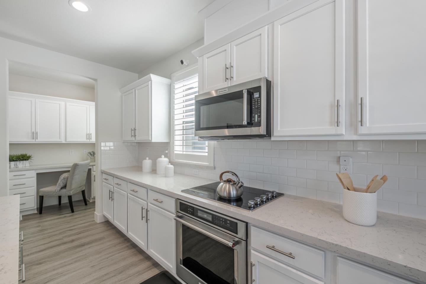 Detail Gallery Image 13 of 45 For 912 Sienna Loop, San Leandro,  CA 94579 - 4 Beds | 3/1 Baths