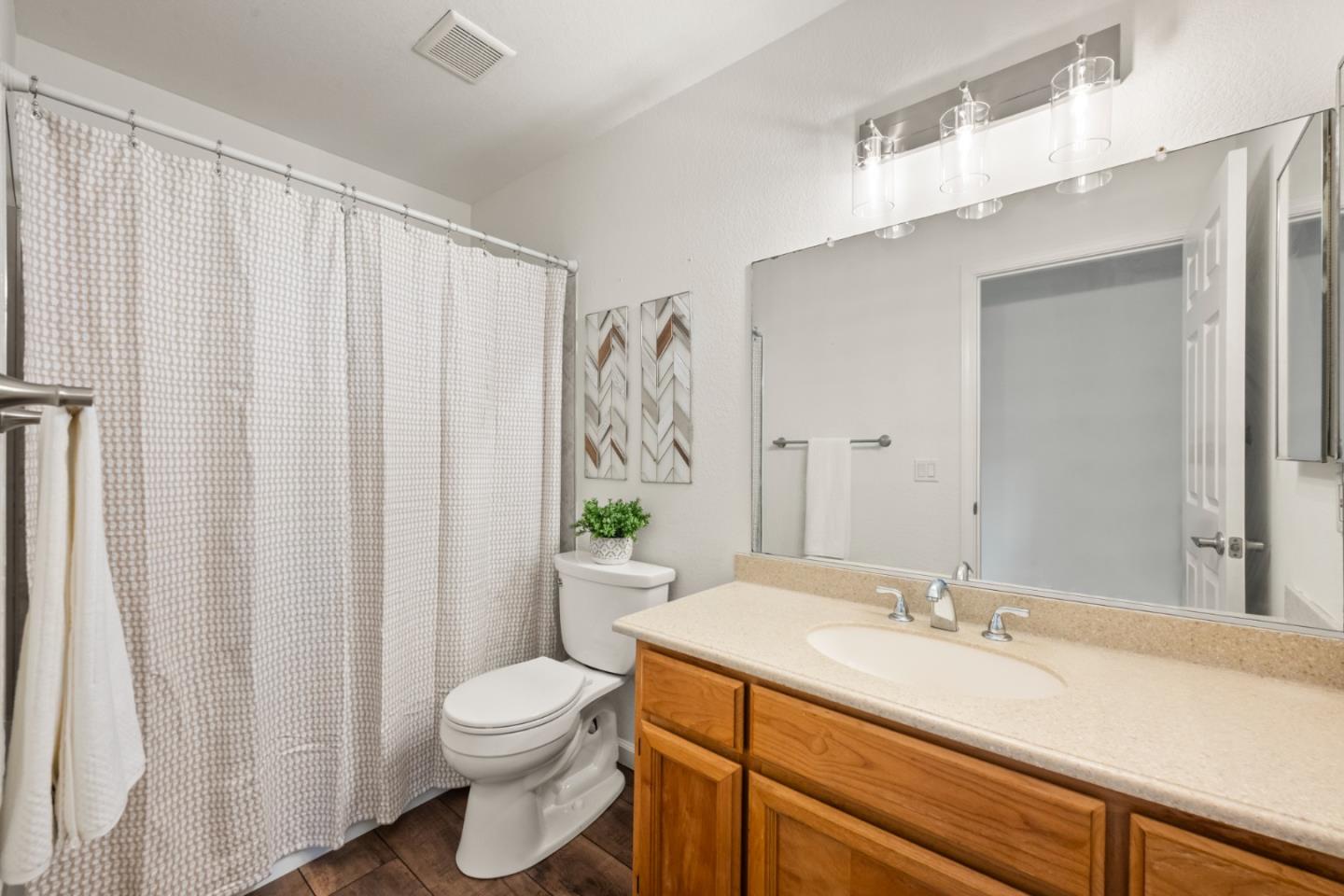 Detail Gallery Image 12 of 13 For 5644 Mapleridge Ct, Rocklin,  CA 95677 - 3 Beds | 2 Baths