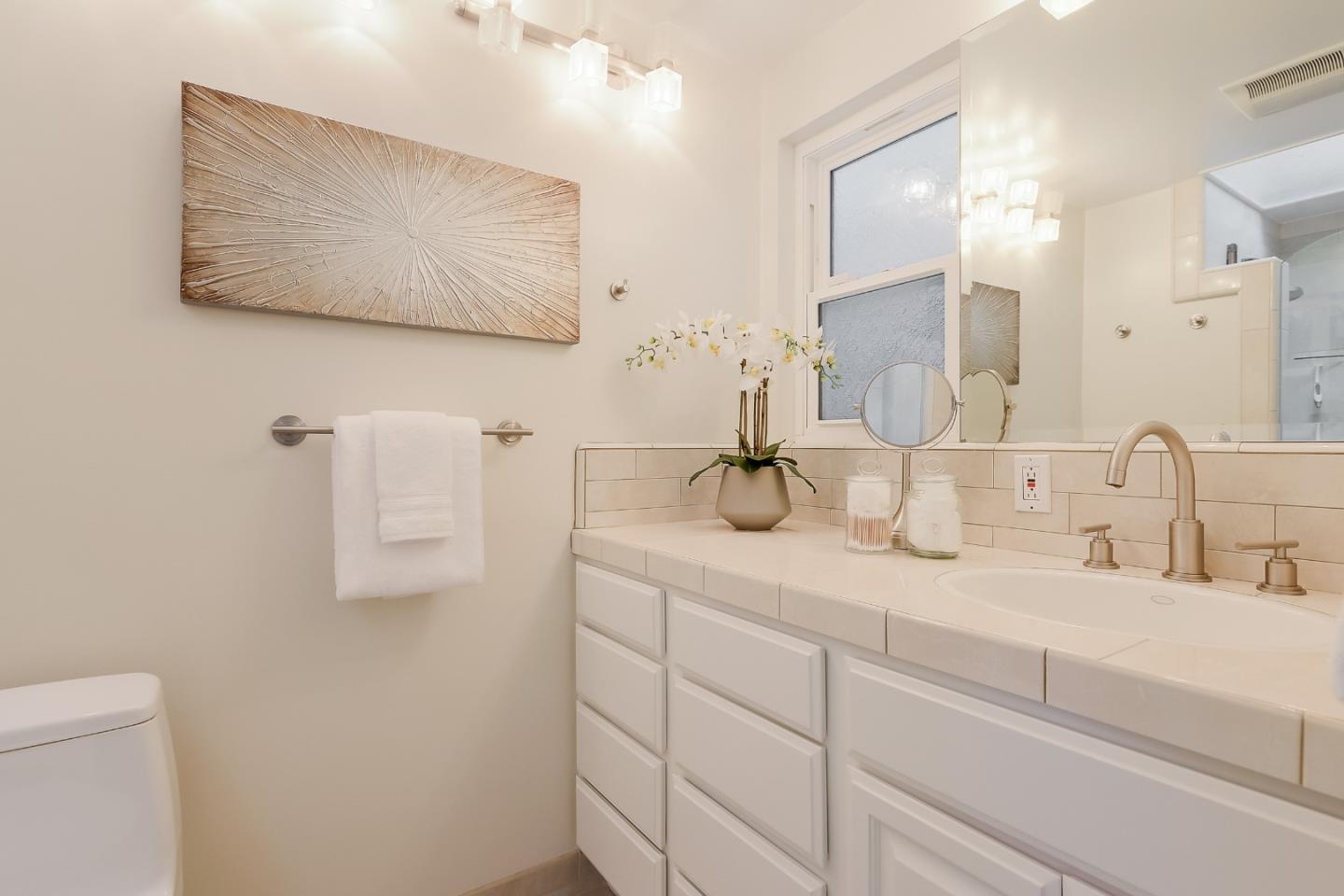 Detail Gallery Image 12 of 25 For 1664 S Mary Ave, Sunnyvale,  CA 94087 - 4 Beds | 2 Baths