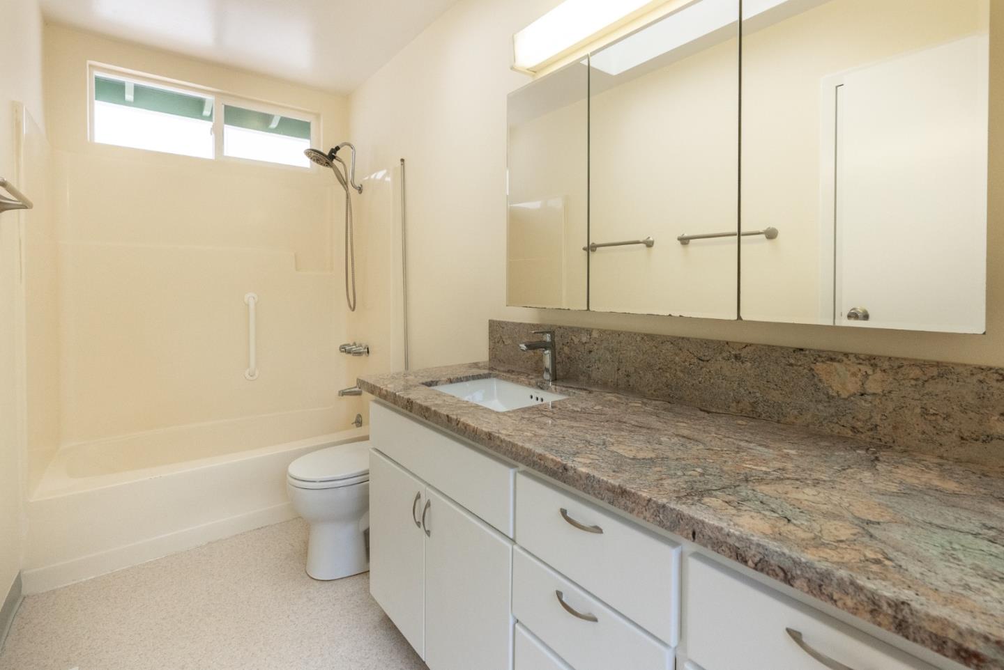 Detail Gallery Image 29 of 39 For 208 Alamo Ave, Santa Cruz,  CA 95060 - 4 Beds | 2 Baths