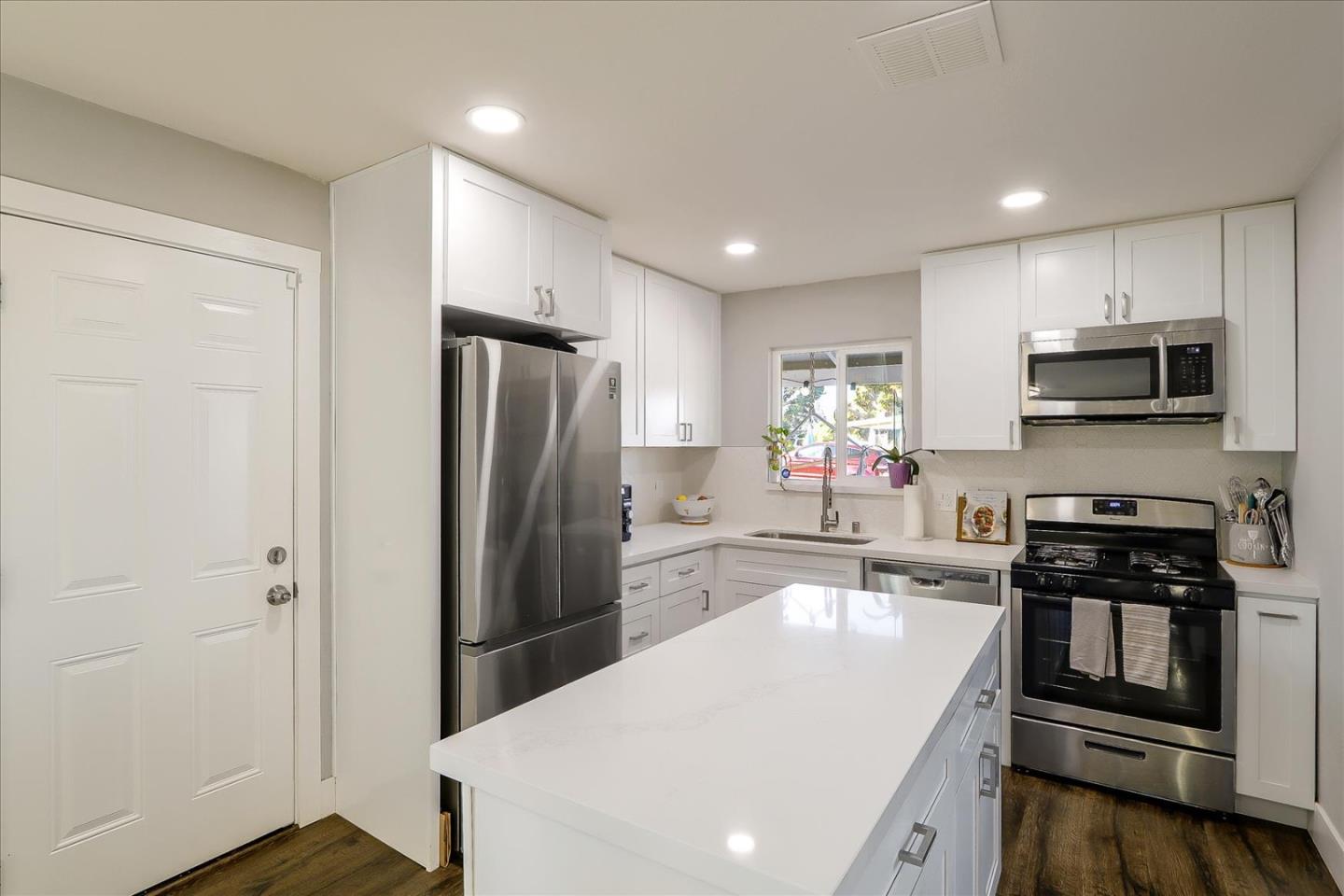 Detail Gallery Image 11 of 37 For 208 Arguello Ave, Vallejo,  CA 94591 - 3 Beds | 2 Baths