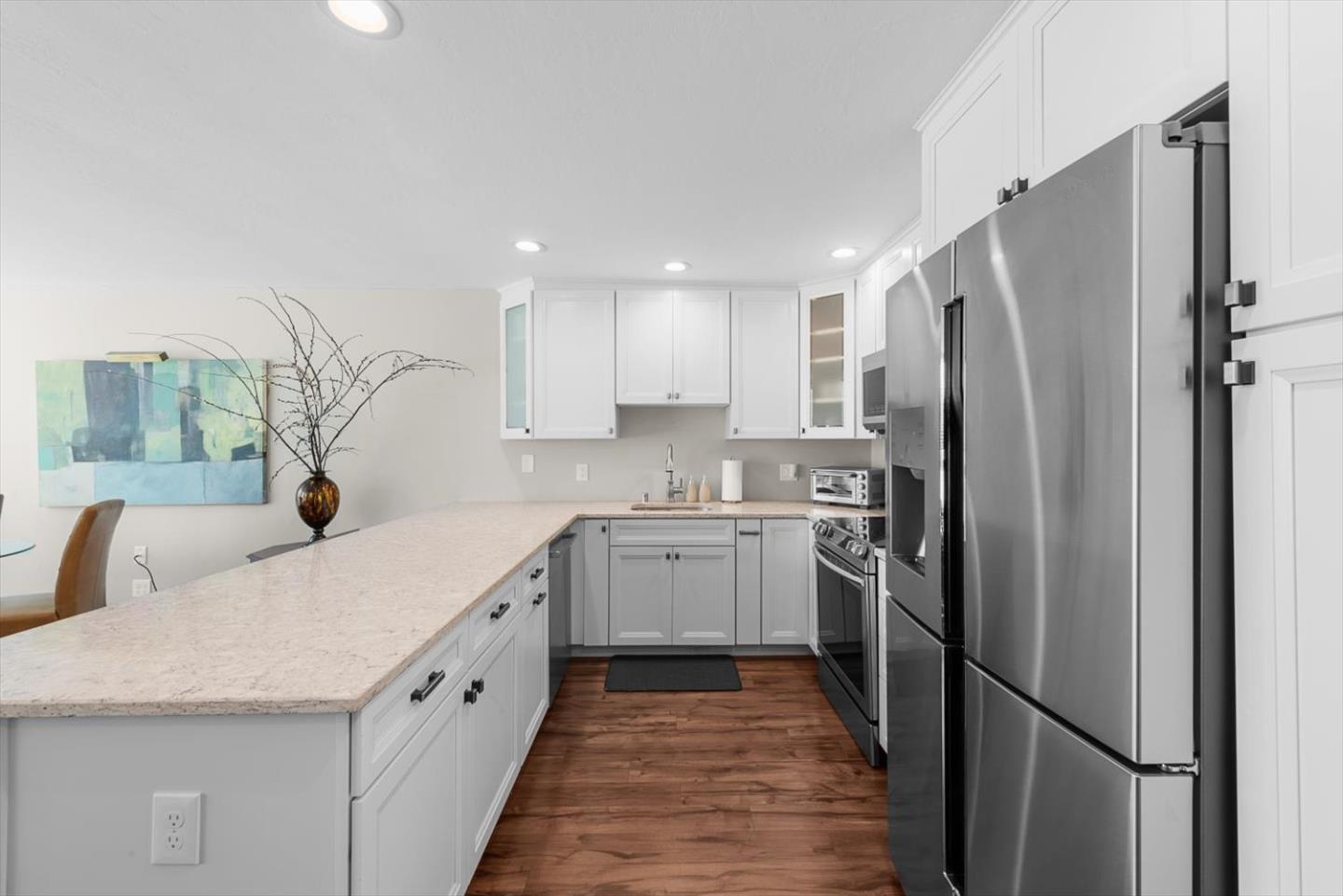 Detail Gallery Image 8 of 23 For 6 Seville Way #106,  San Mateo,  CA 94402 - 1 Beds | 1 Baths