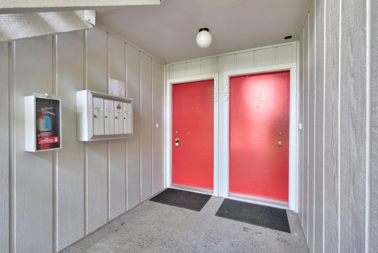 Detail Gallery Image 3 of 22 For 255 S Rengstorff Ave #135,  Mountain View,  CA 94040 - 2 Beds | 1 Baths