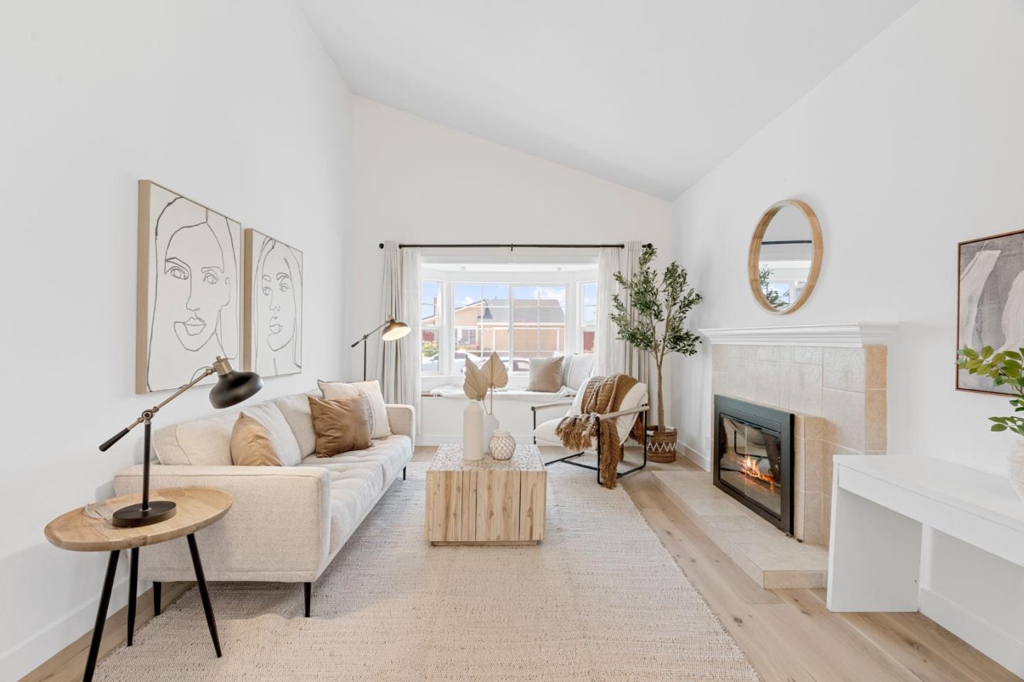 Front Image Thumbnail for ML81975943