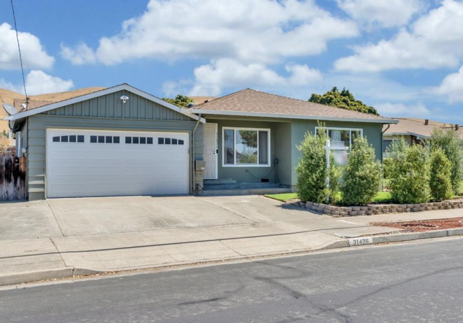 Detail Gallery Image 1 of 1 For 31426 Greenbrier Ln, Hayward,  CA 94544 - 4 Beds | 3 Baths