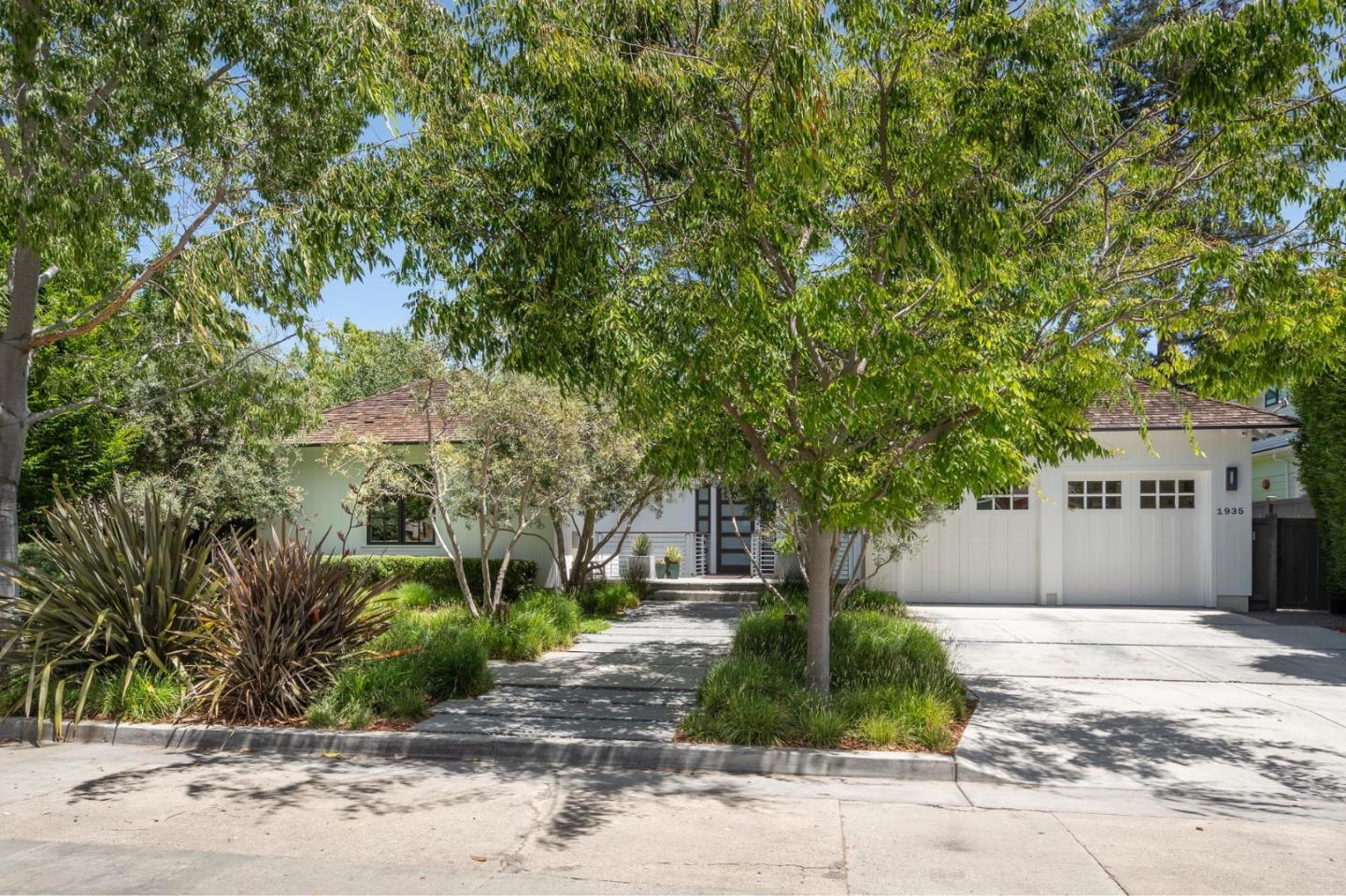 Detail Gallery Image 1 of 54 For 1935 Webster St, Palo Alto,  CA 94301 - 6 Beds | 5/1 Baths