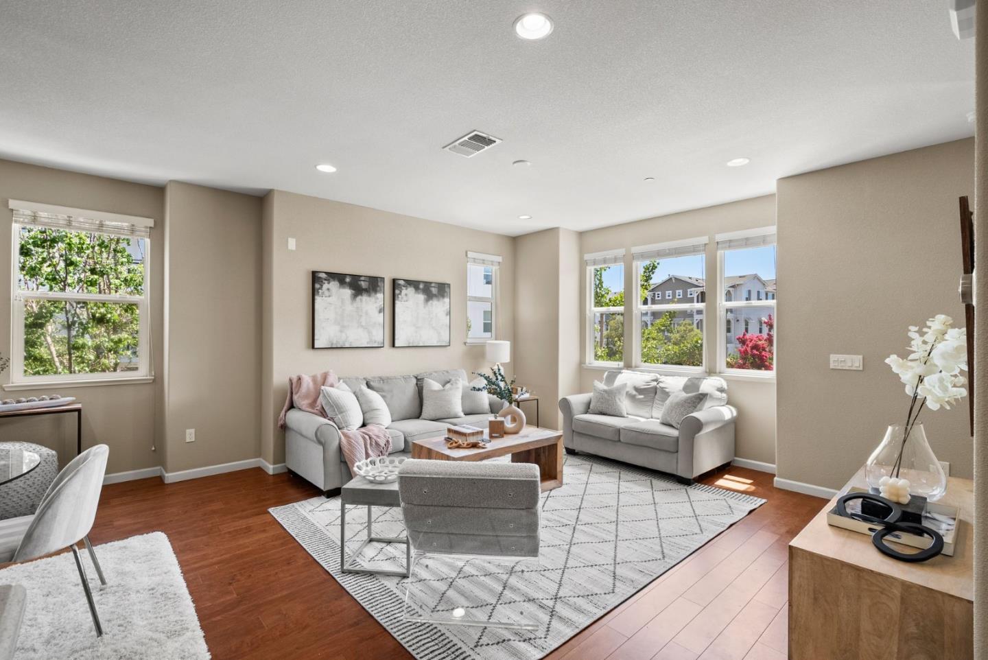 Detail Gallery Image 7 of 26 For 159 Newbury St, Milpitas,  CA 95035 - 2 Beds | 2/1 Baths