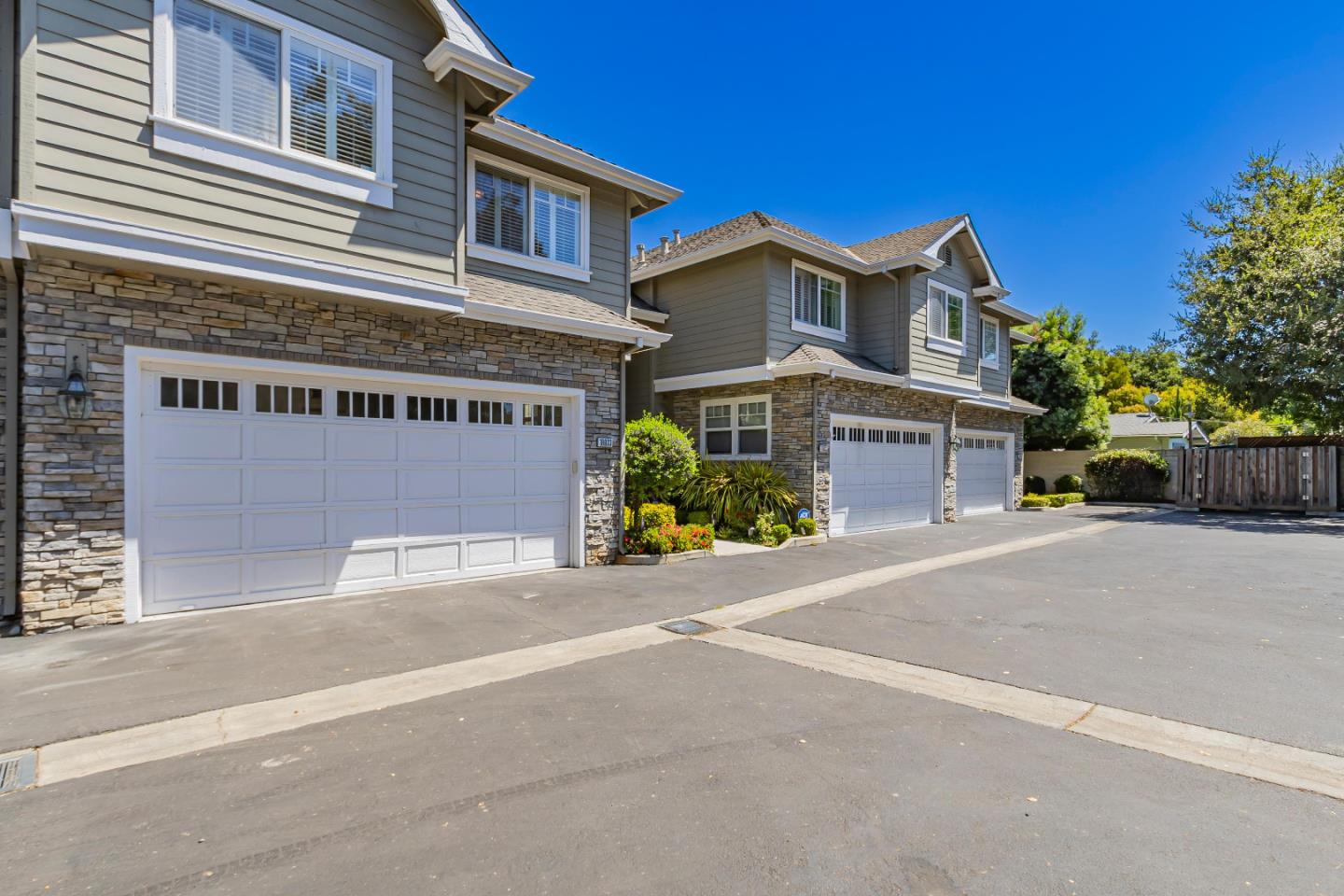 Detail Gallery Image 5 of 49 For 16933 Roberts Rd, Los Gatos,  CA 95032 - 4 Beds | 2/1 Baths