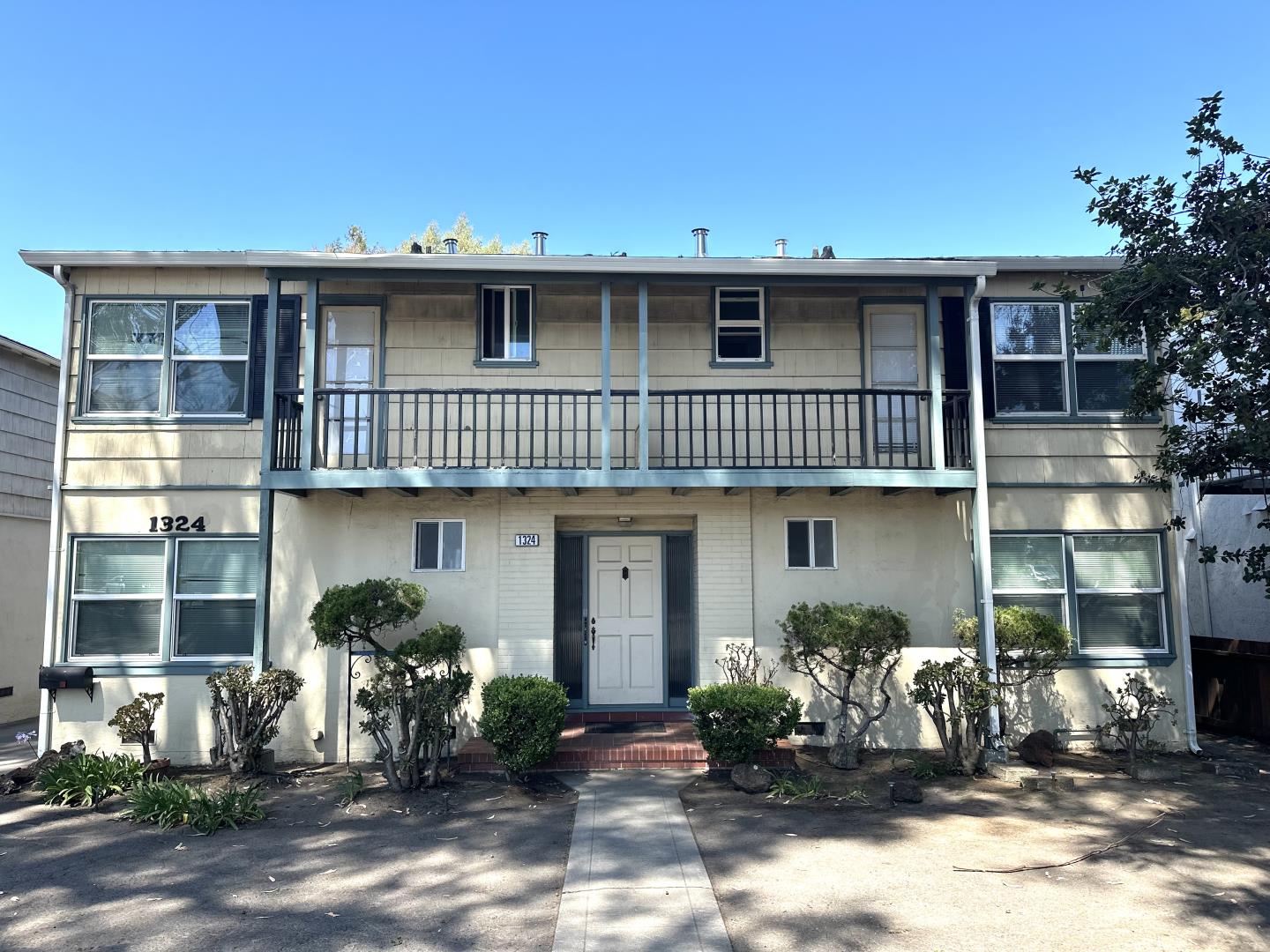 Detail Gallery Image 1 of 8 For 1324 El Camino Real #5,  Burlingame,  CA 94010 - 0 Beds | 1 Baths