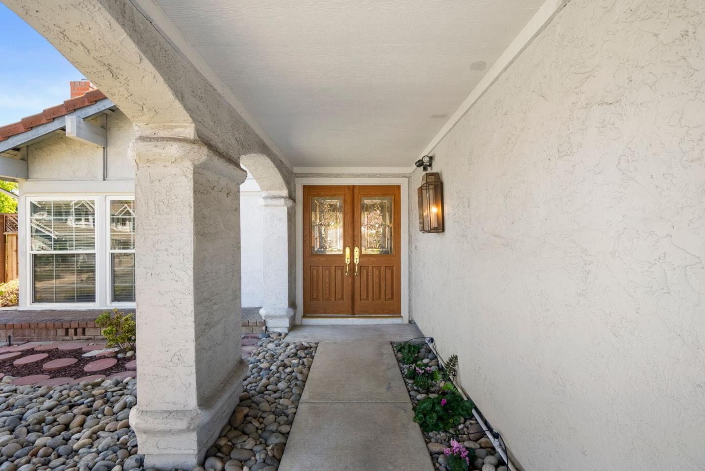 Detail Gallery Image 10 of 54 For 5950 Bowen Ct, San Jose,  CA 95123 - 4 Beds | 2/1 Baths