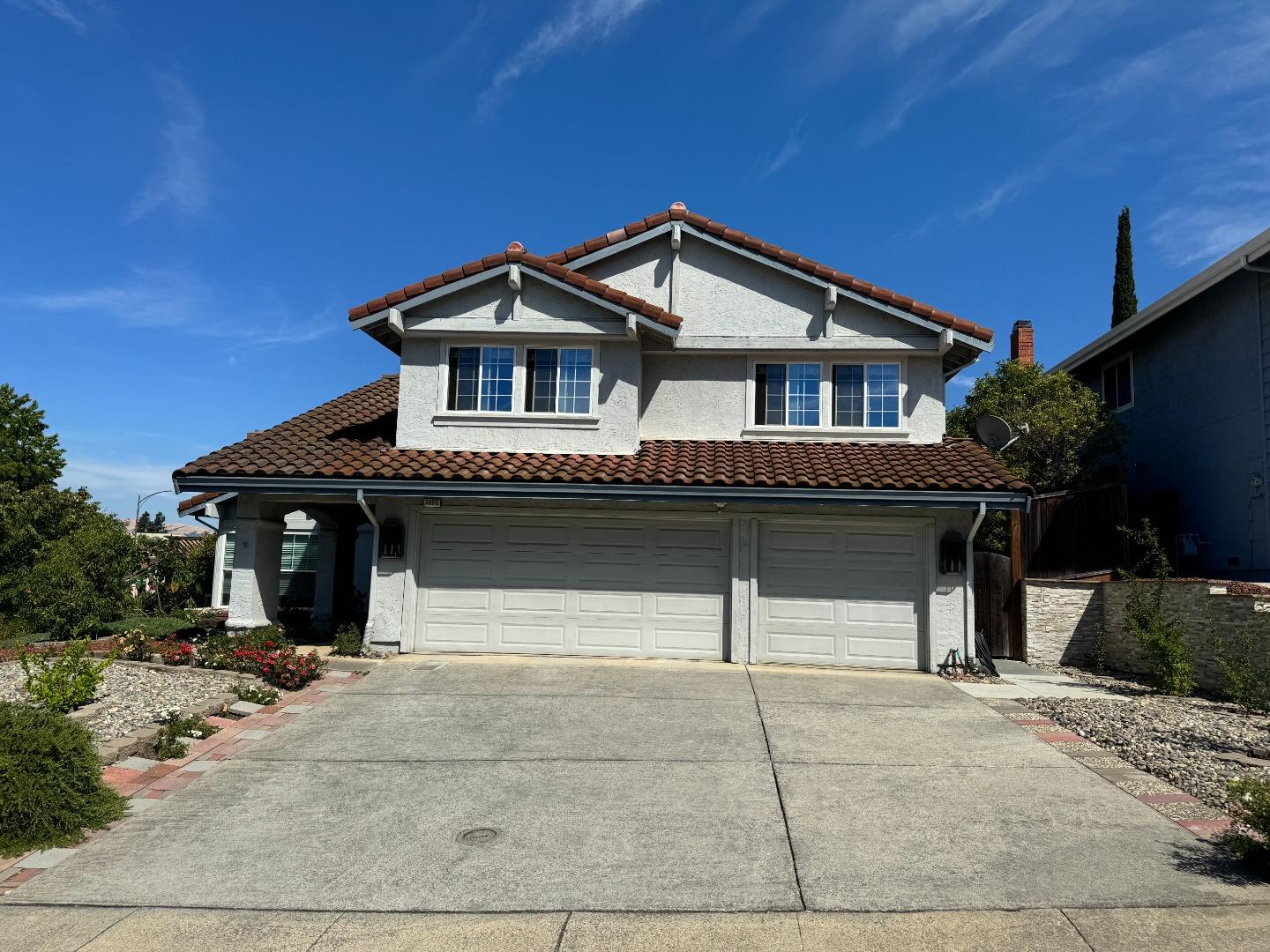 Detail Gallery Image 3 of 54 For 5950 Bowen Ct, San Jose,  CA 95123 - 4 Beds | 2/1 Baths