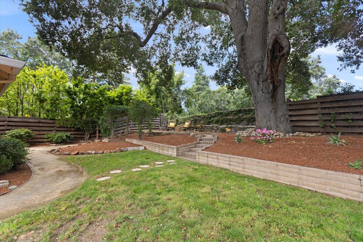 Detail Gallery Image 21 of 29 For 1657 Edgewood Dr, Palo Alto,  CA 94303 - 3 Beds | 2 Baths