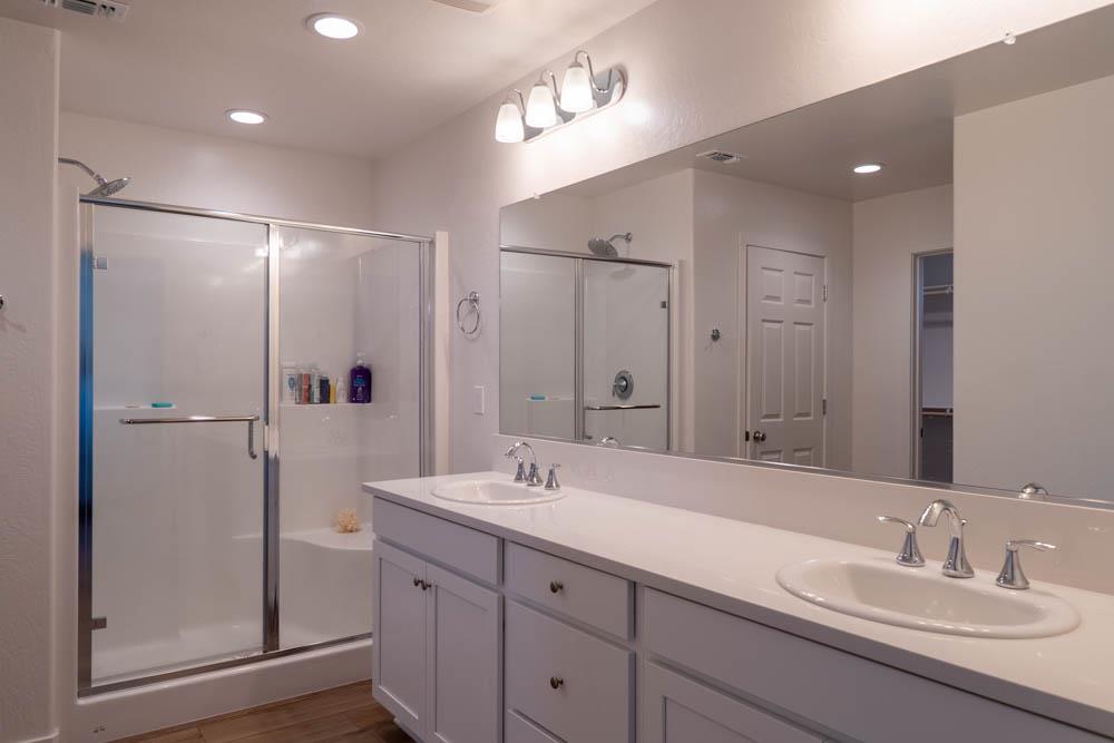 Detail Gallery Image 5 of 9 For 2052 Edwards St, Los Banos,  CA 93635 - 4 Beds | 2/1 Baths