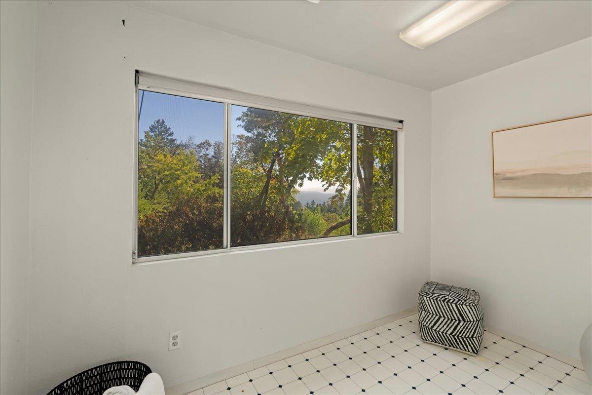 Detail Gallery Image 25 of 43 For 22196 Summit Rd, Los Gatos,  CA 95033 - 2 Beds | 1 Baths