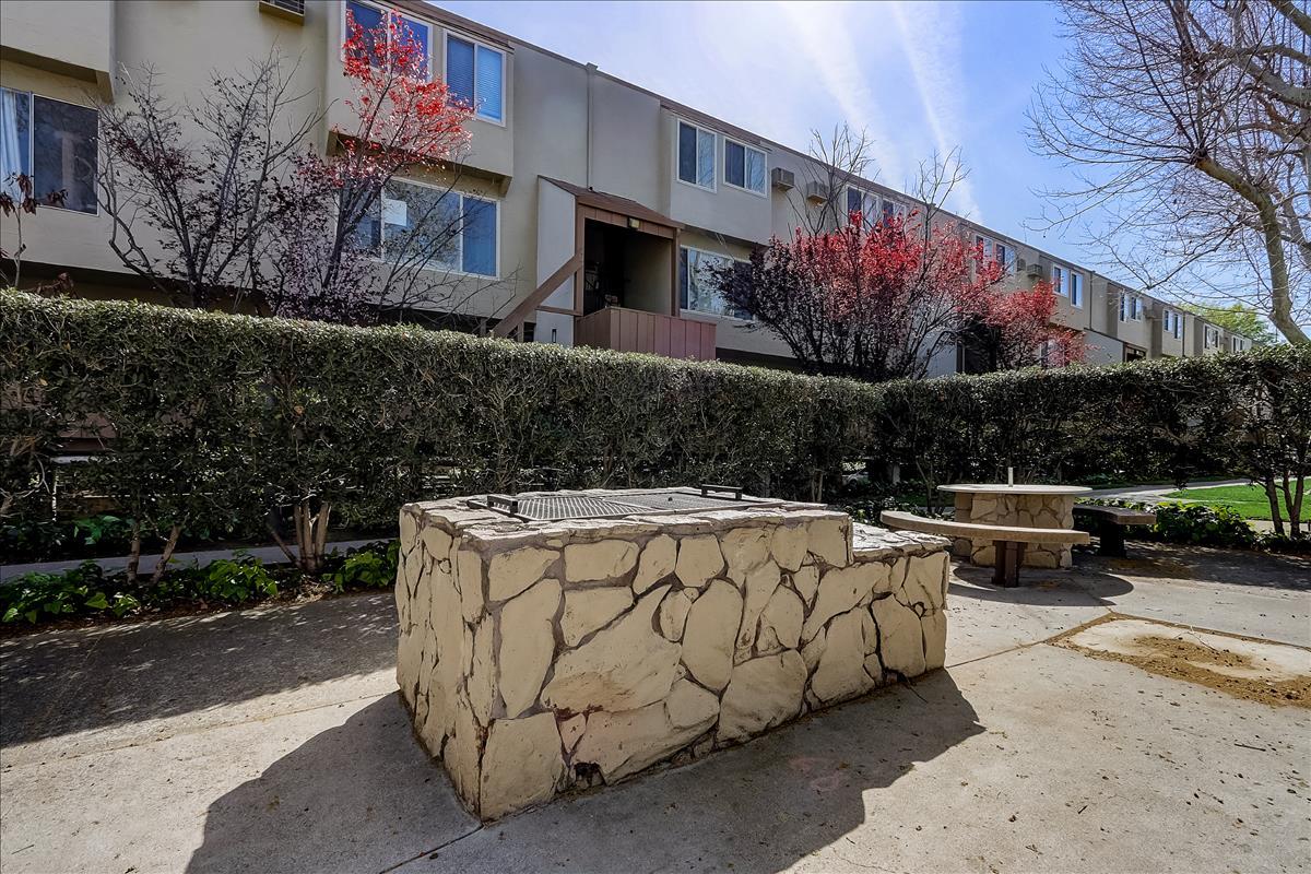 Detail Gallery Image 17 of 19 For 380 Auburn Way #20,  San Jose,  CA 95129 - 2 Beds | 1/1 Baths