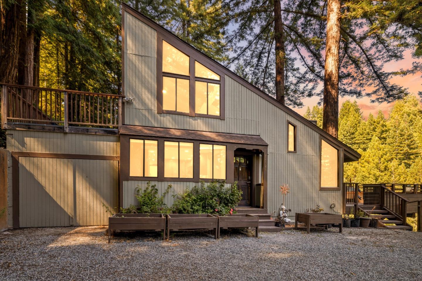 Detail Gallery Image 2 of 41 For 24124 Schulties Rd, Los Gatos,  CA 95033 - 2 Beds | 2 Baths