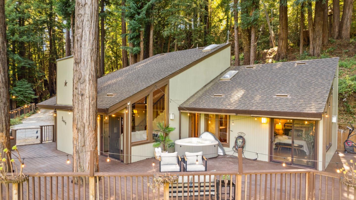 Detail Gallery Image 3 of 19 For 24124 Schulties Rd, Los Gatos,  CA 95033 - 2 Beds | 2 Baths