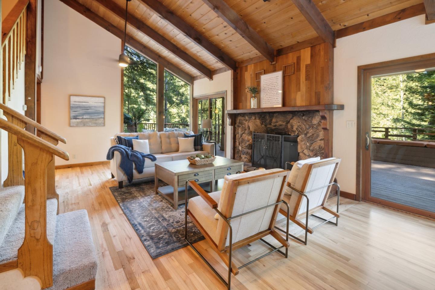 Detail Gallery Image 4 of 19 For 24124 Schulties Rd, Los Gatos,  CA 95033 - 2 Beds | 2 Baths