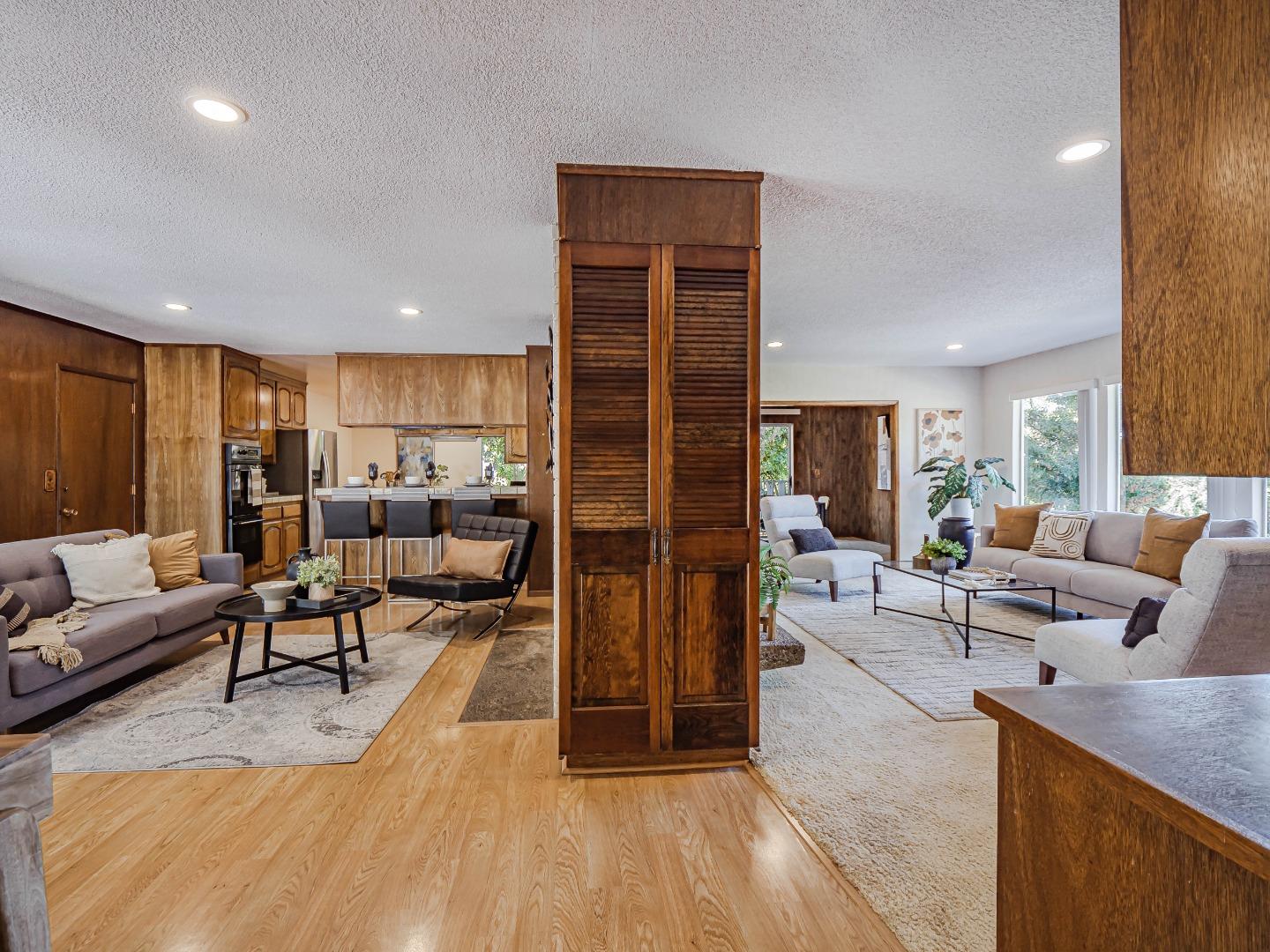 Detail Gallery Image 11 of 45 For 102 Oak Knoll Dr, Santa Cruz,  CA 95060 - 3 Beds | 2 Baths