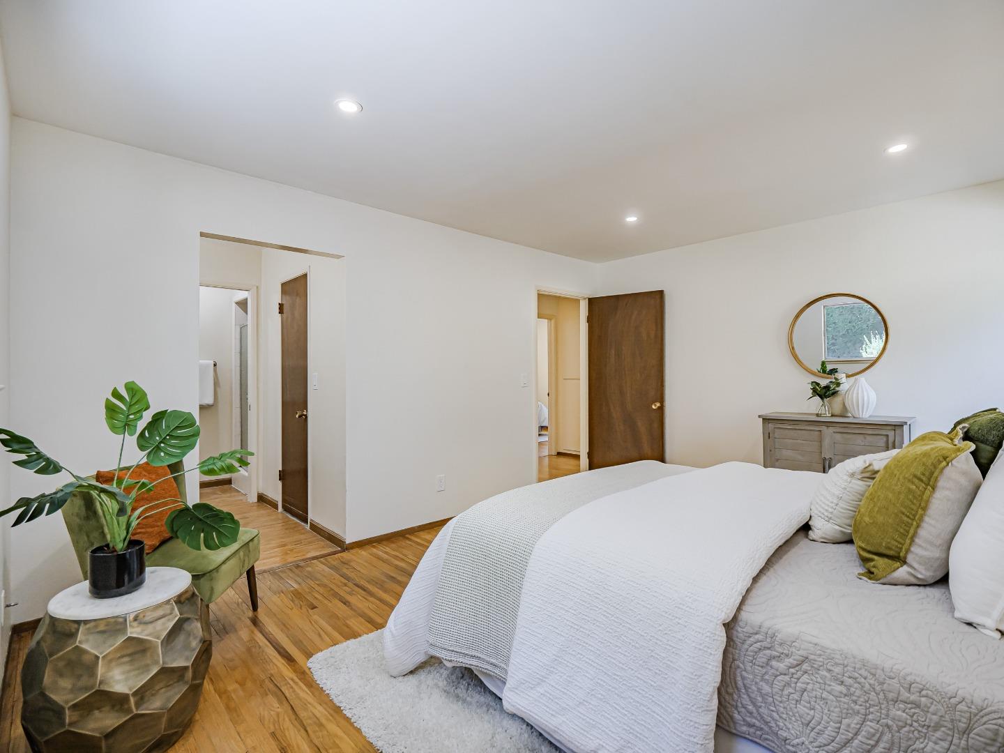 Detail Gallery Image 20 of 45 For 102 Oak Knoll Dr, Santa Cruz,  CA 95060 - 3 Beds | 2 Baths