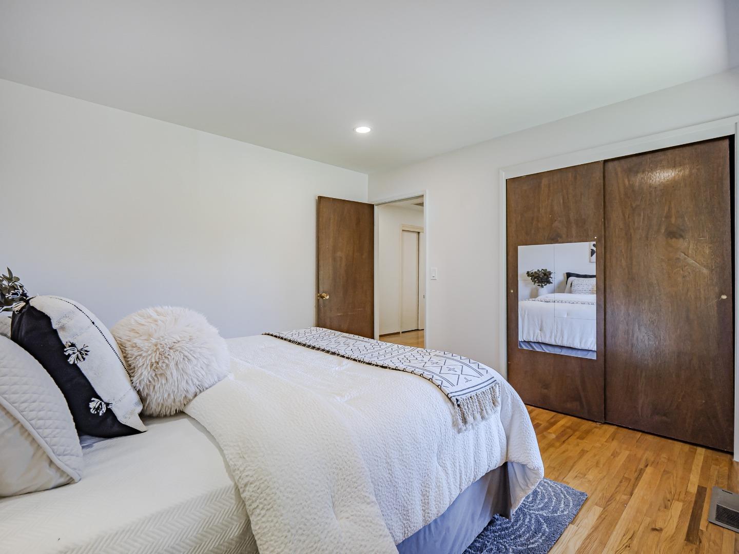 Detail Gallery Image 24 of 45 For 102 Oak Knoll Dr, Santa Cruz,  CA 95060 - 3 Beds | 2 Baths