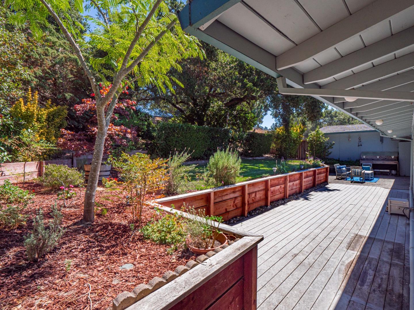 Detail Gallery Image 31 of 45 For 102 Oak Knoll Dr, Santa Cruz,  CA 95060 - 3 Beds | 2 Baths