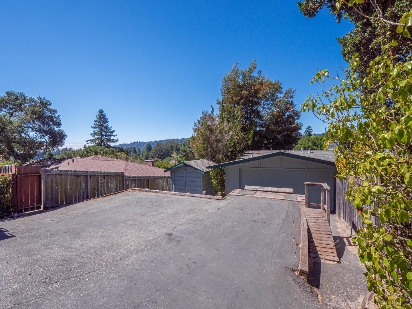 Detail Gallery Image 35 of 45 For 102 Oak Knoll Dr, Santa Cruz,  CA 95060 - 3 Beds | 2 Baths