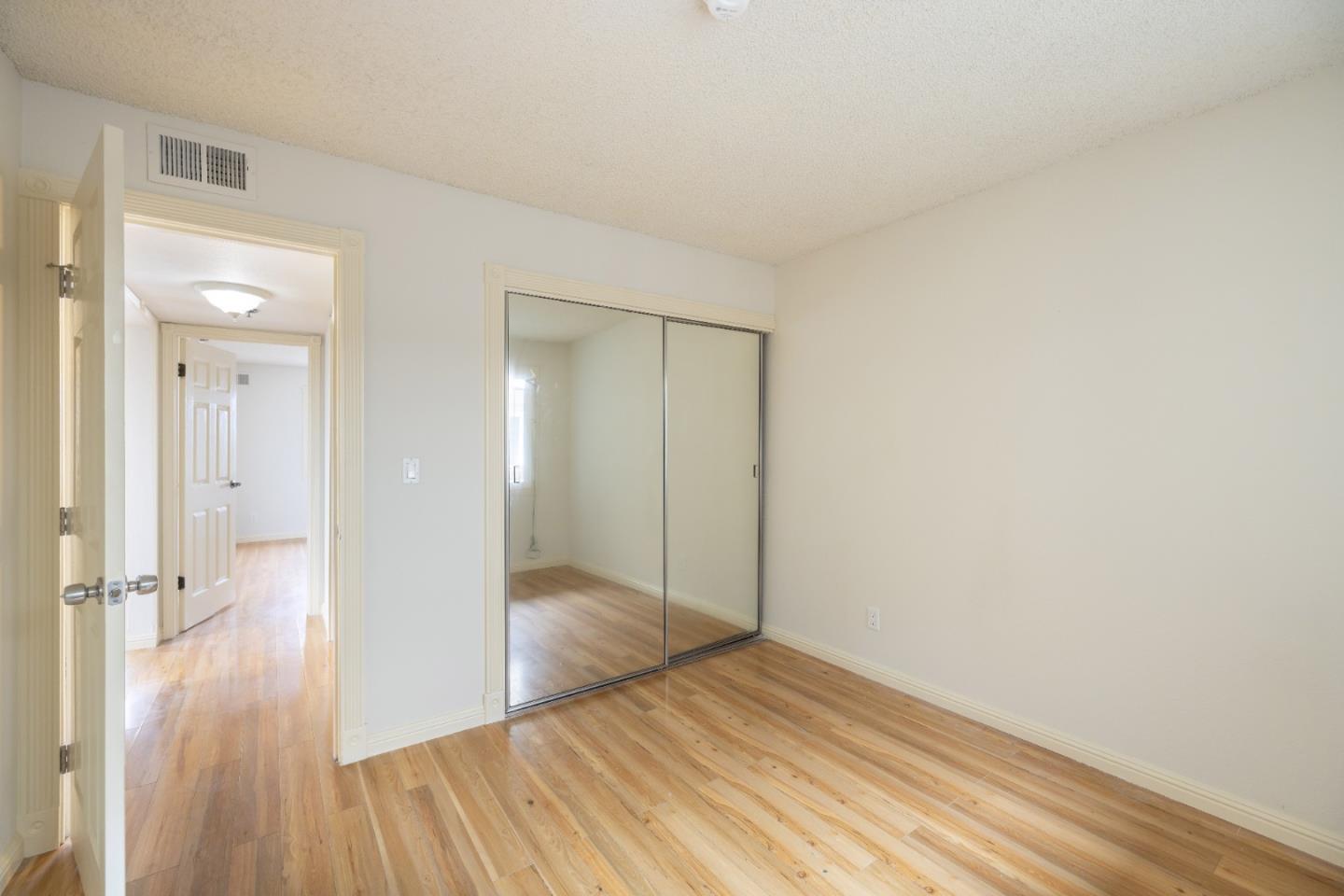 Detail Gallery Image 7 of 13 For 1532 Chanslor Ave #T,  Richmond,  CA 94801 - 2 Beds | 1 Baths