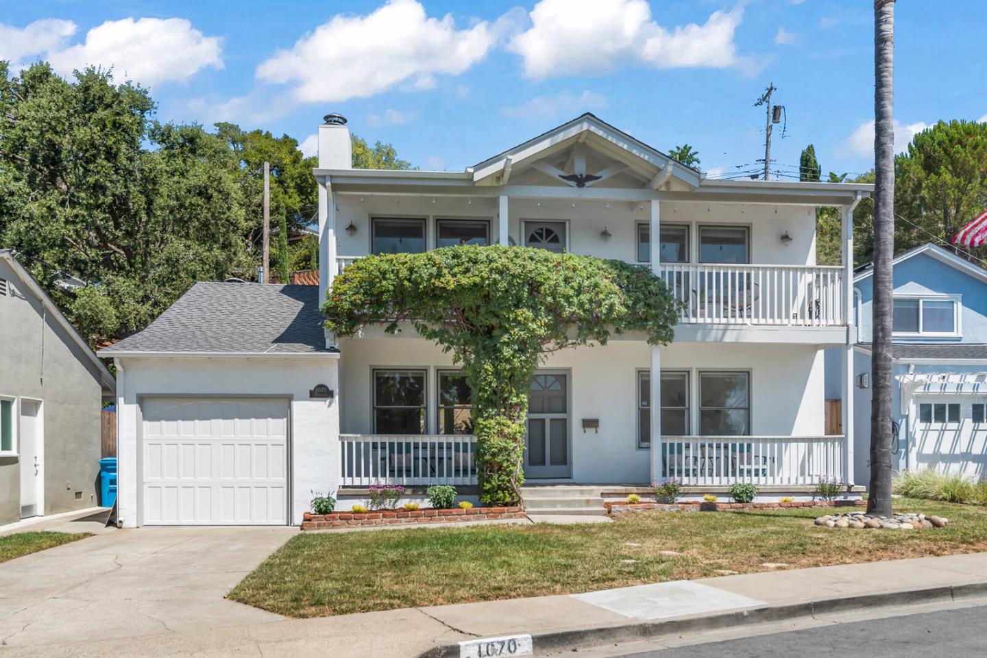 Detail Gallery Image 1 of 43 For 1070 Lupin Way Upper,  San Carlos,  CA 94070 - 4 Beds | 3 Baths