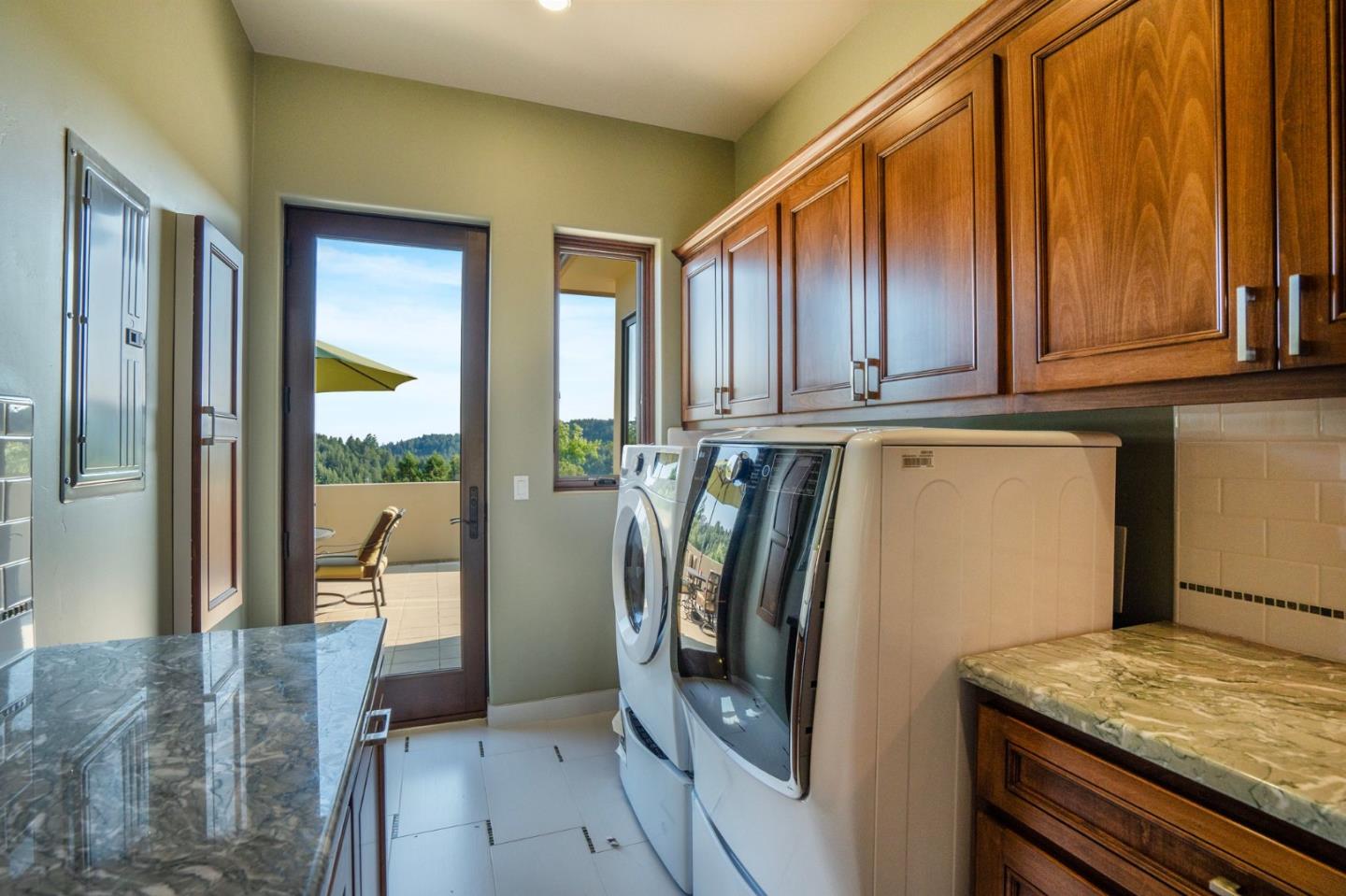 Detail Gallery Image 69 of 86 For 190 Old Coach Rd, Scotts Valley,  CA 95066 - 5 Beds | 4/2 Baths