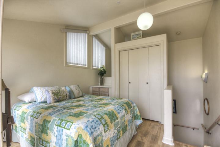 Detail Gallery Image 12 of 21 For 5005 Cliff Dr #2,  Capitola,  CA 95010 - 2 Beds | 2 Baths