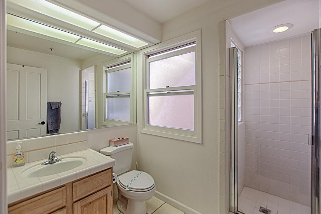 Detail Gallery Image 13 of 21 For 5005 Cliff Dr #2,  Capitola,  CA 95010 - 2 Beds | 2 Baths