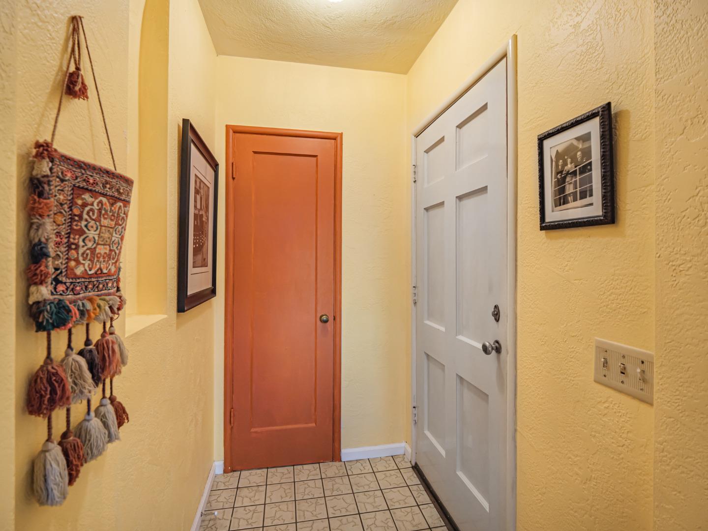 Detail Gallery Image 10 of 42 For 1609 Escalona Dr, Santa Cruz,  CA 95060 - 2 Beds | 2 Baths