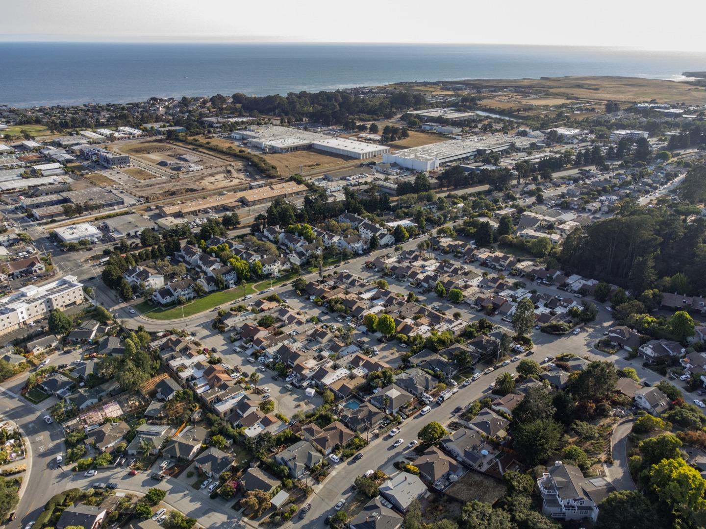 Detail Gallery Image 6 of 42 For 1609 Escalona Dr, Santa Cruz,  CA 95060 - 2 Beds | 2 Baths