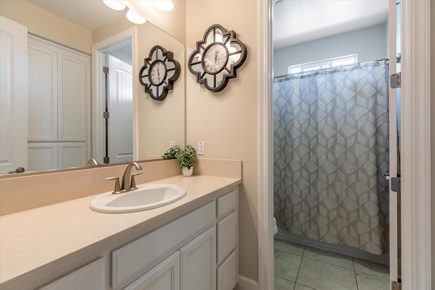 Detail Gallery Image 38 of 54 For 1618 Lily Ct, Hollister,  CA 95023 - 4 Beds | 2/1 Baths