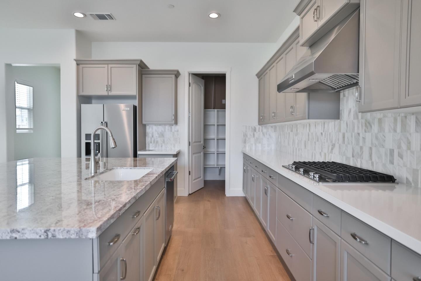 Detail Gallery Image 10 of 29 For 590 Santa Lucia Way, Marina,  CA 93933 - 3 Beds | 2/1 Baths