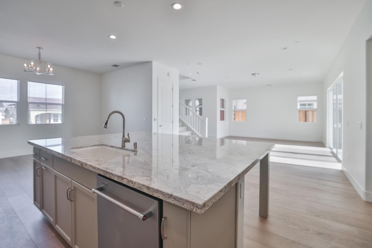 Detail Gallery Image 11 of 29 For 590 Santa Lucia Way, Marina,  CA 93933 - 3 Beds | 2/1 Baths