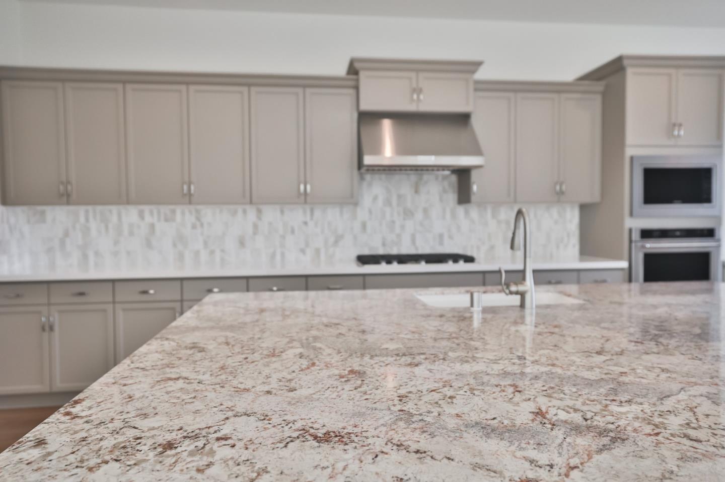 Detail Gallery Image 12 of 29 For 590 Santa Lucia Way, Marina,  CA 93933 - 3 Beds | 2/1 Baths
