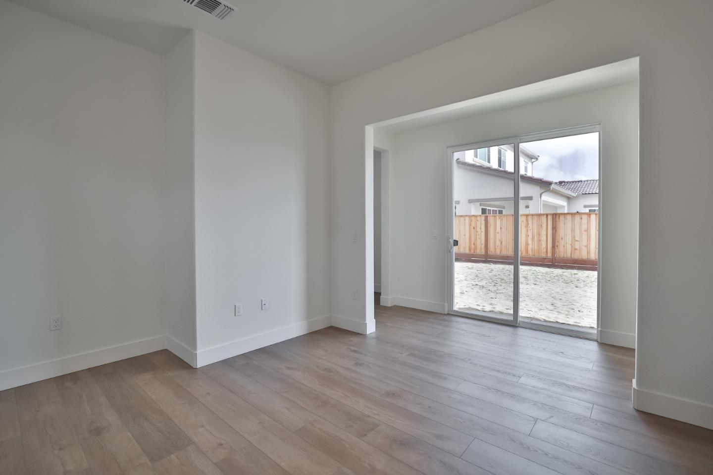 Detail Gallery Image 15 of 29 For 590 Santa Lucia Way, Marina,  CA 93933 - 3 Beds | 2/1 Baths