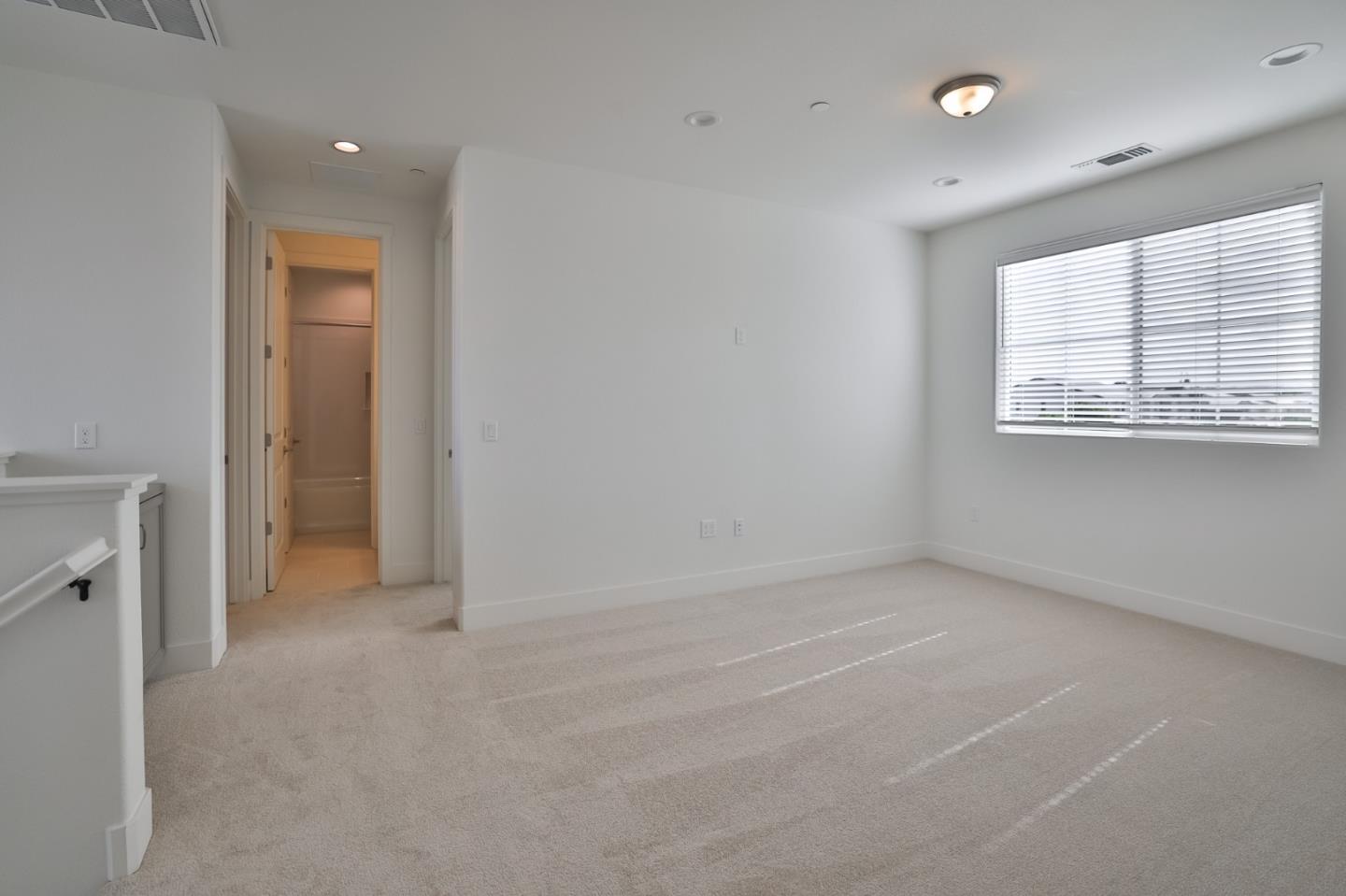 Detail Gallery Image 19 of 29 For 590 Santa Lucia Way, Marina,  CA 93933 - 3 Beds | 2/1 Baths
