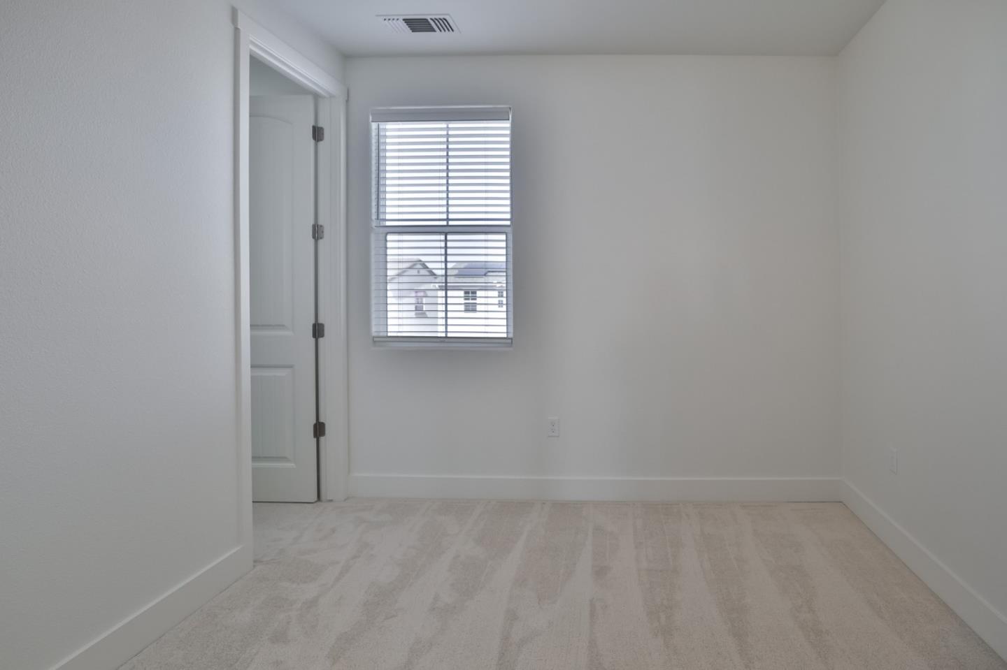 Detail Gallery Image 22 of 29 For 590 Santa Lucia Way, Marina,  CA 93933 - 3 Beds | 2/1 Baths