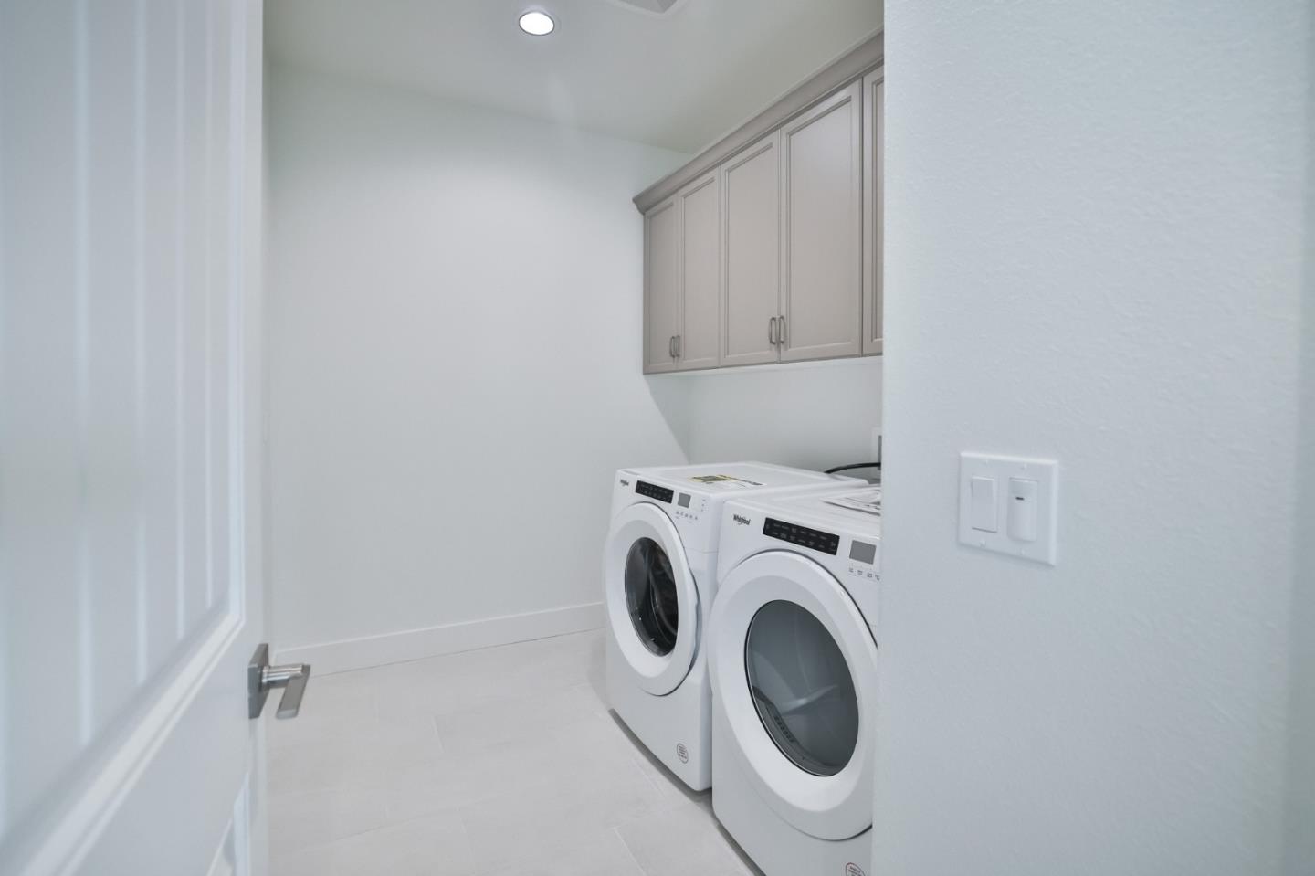 Detail Gallery Image 23 of 29 For 590 Santa Lucia Way, Marina,  CA 93933 - 3 Beds | 2/1 Baths
